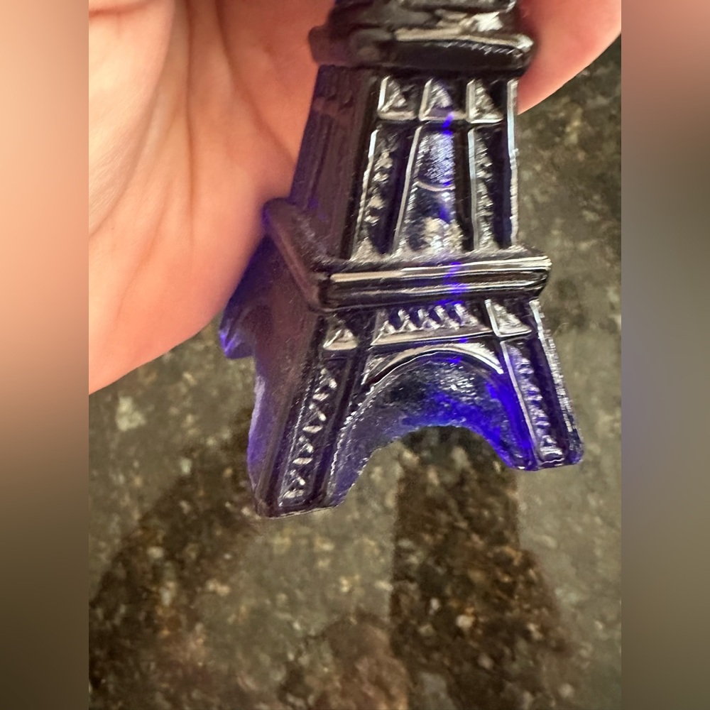 Eiffel Tower blue glass figurine/ornament - Picture 13 of 14